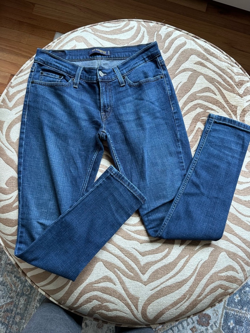 Levi's Women's Skinny Jeans in Medium Blue Stretch Denim 7/Short